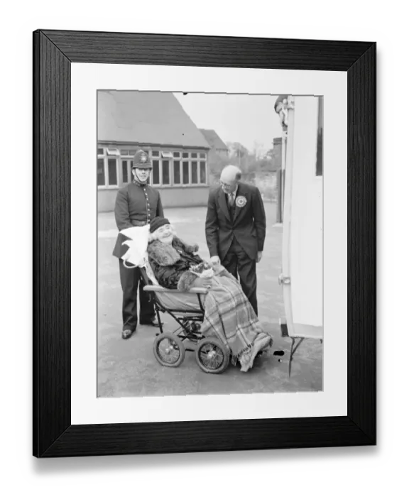 Framed Print : Election day : Mrs May, Countess of Limerick chats to the Conservative Party candidate Framed Print : Election day : Mrs May, Countess of Limerick chats to the Conservative Party candidate