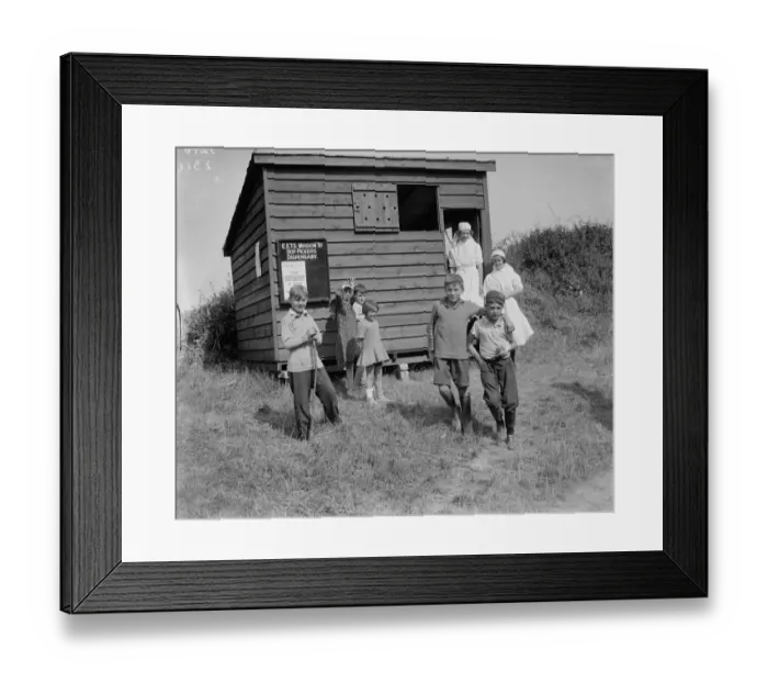Framed Print : Hop pickers dispensary at Faversham, Kent. 1935 Framed Print : Hop pickers dispensary at Faversham, Kent. 1935