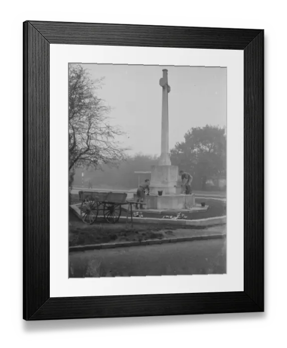 Framed Print : Two boy scouts clean the Chislehurst memorial, Kent. 1936