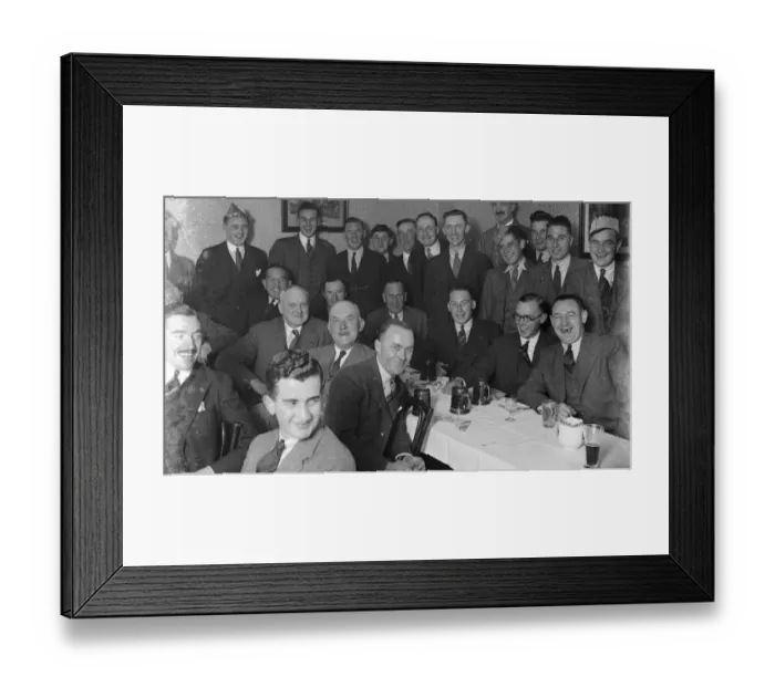Framed Print : Men enjoying a dinner at the Rat and Sparrow Club, Chelsfield. 1935