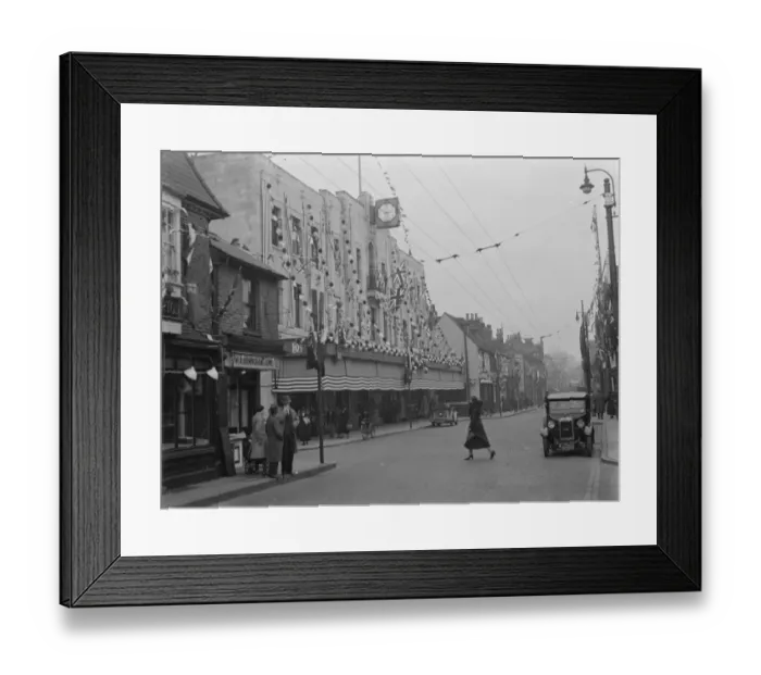 Framed Print : Coronation decorations in Dartford, Kent, to celebrate the coronation of King George VI