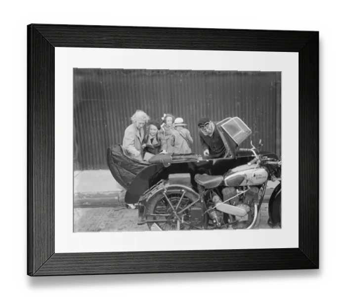 Framed Print : In response to the dangers of war the British government launched a scheme to evacuate