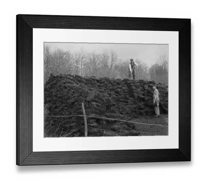 Framed Print : Peat in Kent. 1935 Framed Print : Peat in Kent. 1935
