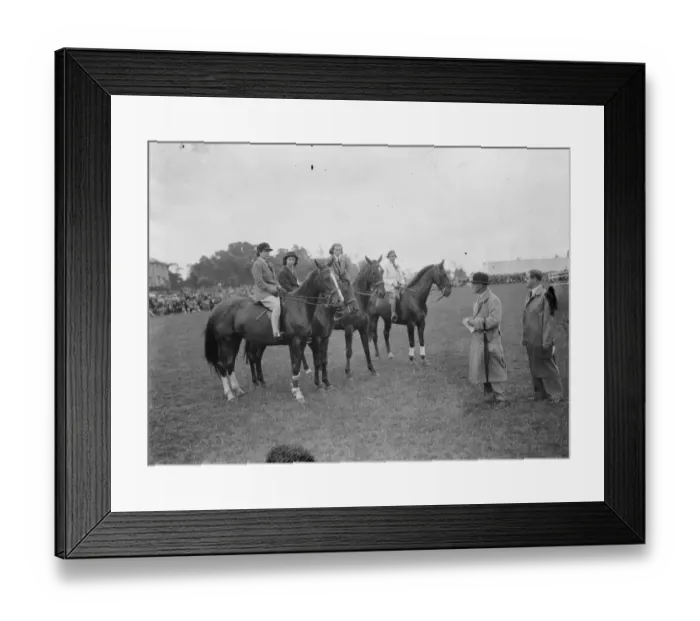 Framed Print : Horse jumping at the Bexleyheath Gala in Kent. Riders line their mounts up for Framed Print : Horse jumping at the Bexleyheath Gala in Kent. Riders line their mounts up for