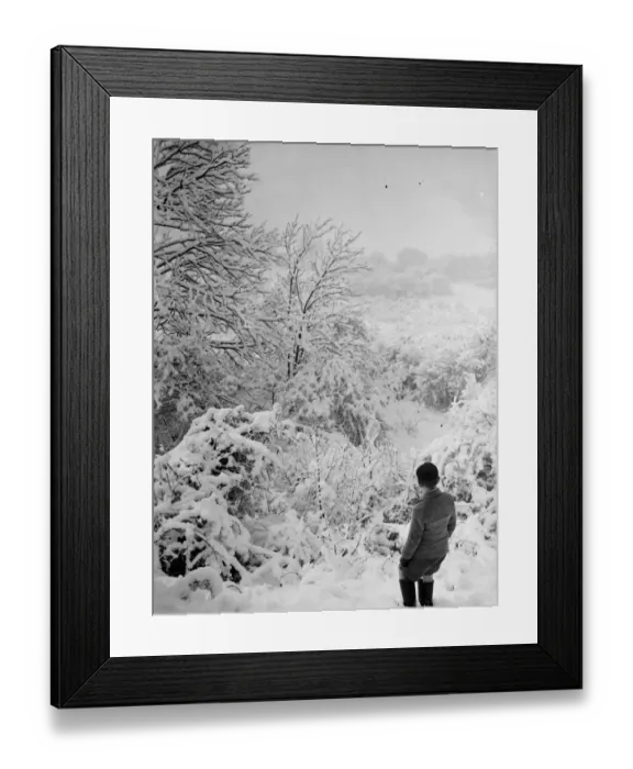 Framed Print : Snow scenes in Biggin Hill, Kent. 1939