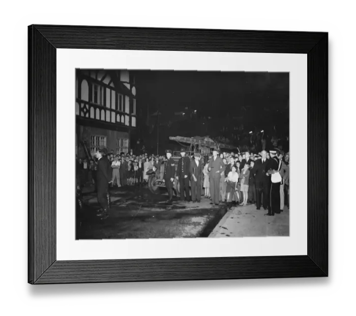 Framed Print : Fire, Halls, Dartford, with large crowds watching. Firemen with fire engine in