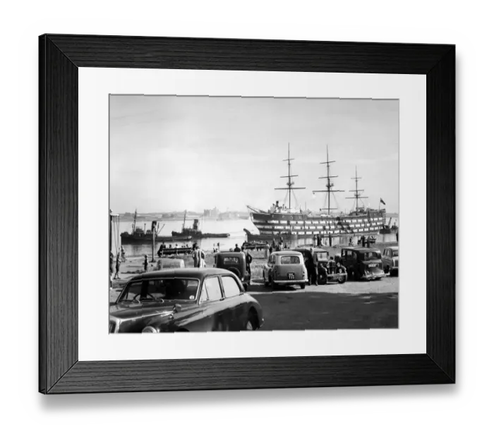 Framed Print : The Scene on the Riverside at Greenhithe Kent as HMS Worcester left for dry dock Framed Print : The Scene on the Riverside at Greenhithe Kent as HMS Worcester left for dry dock