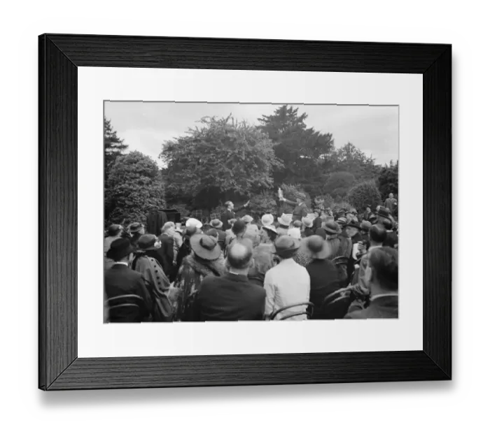 Framed Print : Marl Lodge fete. Bexley. 1937