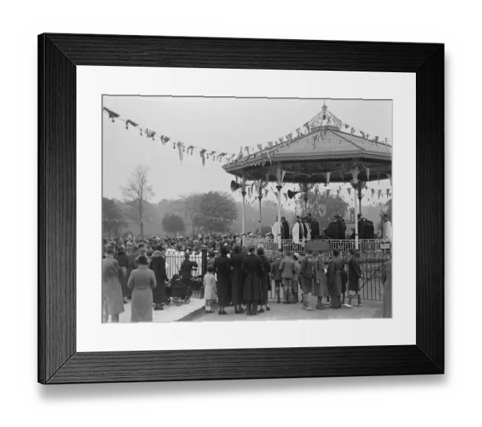 Framed Print : Coronation festivities at Dartford. 15 May 1937 Framed Print : Coronation festivities at Dartford. 15 May 1937