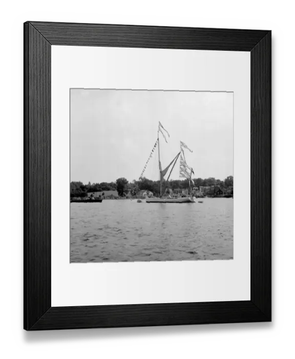 Framed Print : Barge race on the River Thames off Greenhithe, Kent showing spritsail Veronica 21