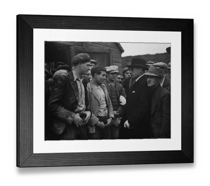 Framed Print : The construction of the Dartford Tunnel, where recently a pilot tunnel was completed