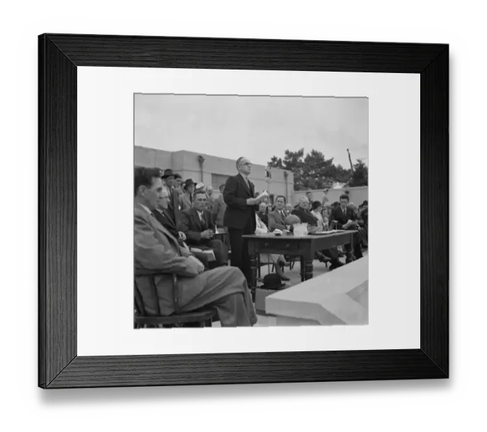Framed Print : The opening of Swanscombe Baths in Kent. 1936