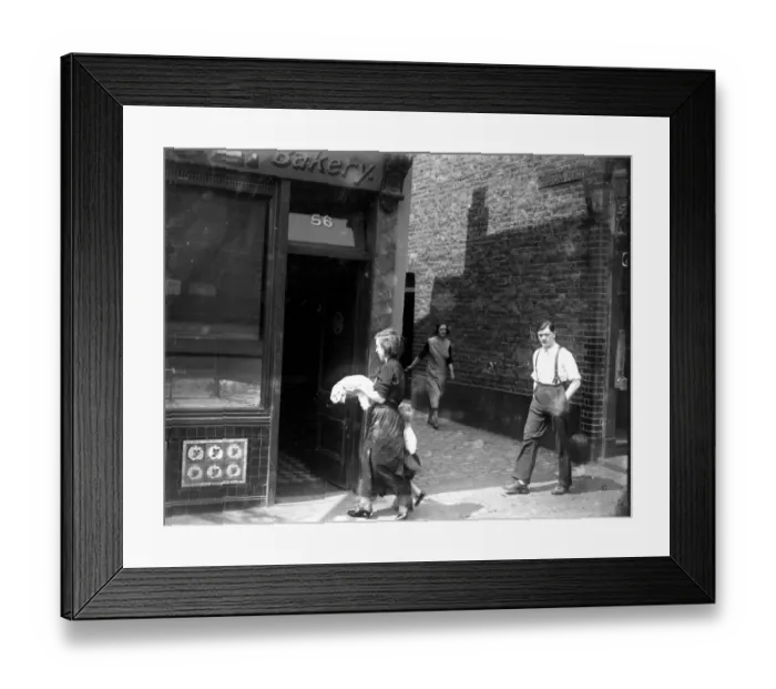 Framed Print : Cooking dinner at Limehouse, London. 1933 Framed Print : Cooking dinner at Limehouse, London. 1933
