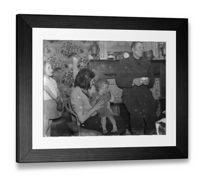 Framed Print : Mr and Mrs Pope with their daughter Dorothy Pope, the lost child who has been found Framed Print : Mr and Mrs Pope with their daughter Dorothy Pope, the lost child who has been found