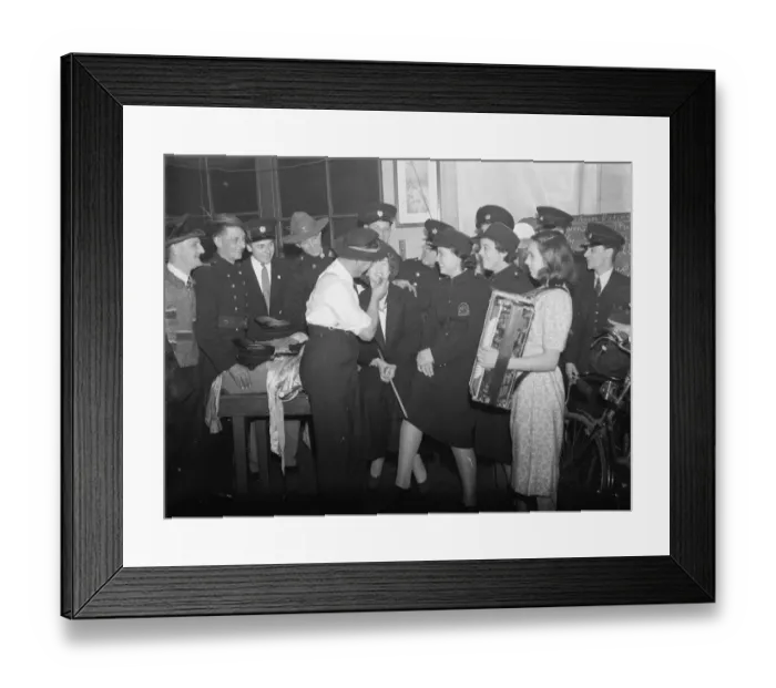 Framed Print : An Auxiliary Fire Service concert party in Dartford. Kent. Applying the make - up Framed Print : An Auxiliary Fire Service concert party in Dartford. Kent. Applying the make - up
