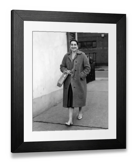 Framed Print : Miss Mercia Akers of Dartford, Kent, England, will be one of the 1233 marchers Framed Print : Miss Mercia Akers of Dartford, Kent, England, will be one of the 1233 marchers