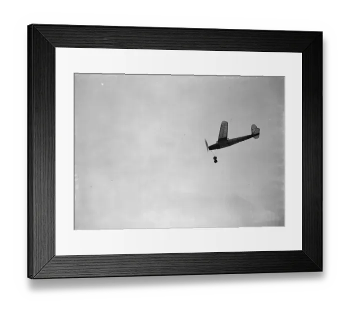 Framed Print : Model Flying Club, Dartford Heath. 7 August 1937 Framed Print : Model Flying Club, Dartford Heath. 7 August 1937