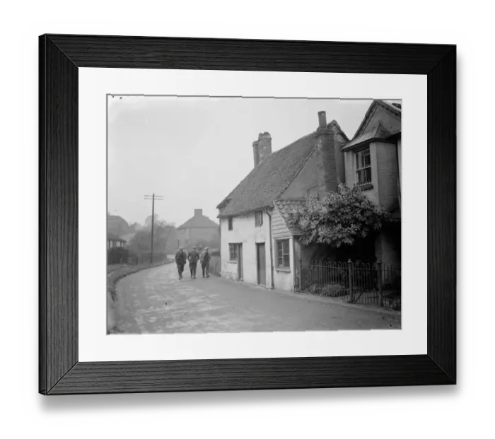 Framed Print : Workmen walking past the old cottages in Eynsford, Kent. 1937