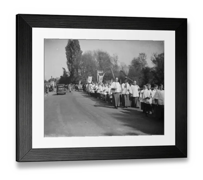 Framed Print : Choir boys in procession during the Palm Sunday celebrations at Orpington, Kent Framed Print : Choir boys in procession during the Palm Sunday celebrations at Orpington, Kent