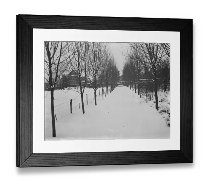 Framed Print : Snow scenes at nr 21 on Foots Cray Lane in Sidcup, Kent. 1938 Framed Print : Snow scenes at nr 21 on Foots Cray Lane in Sidcup, Kent. 1938