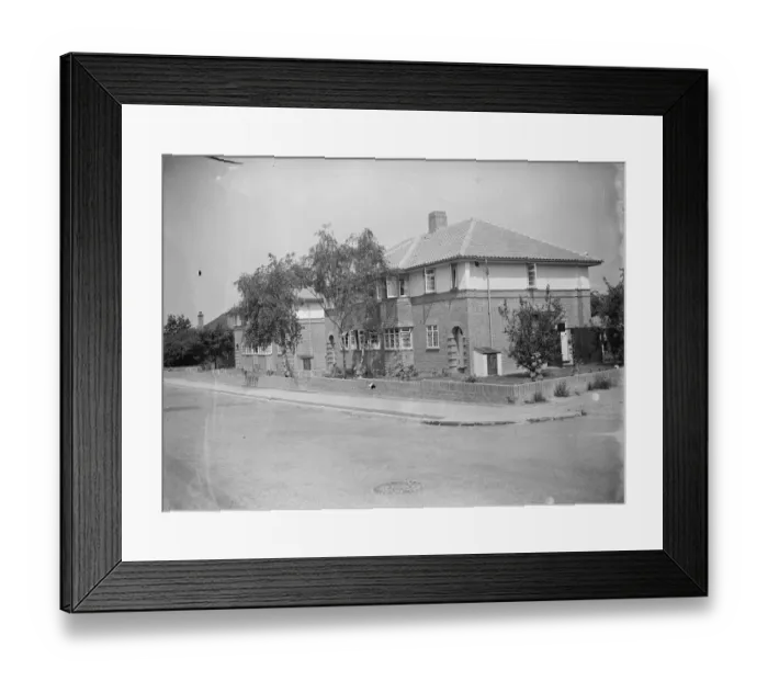 Framed Print : Willet Gardens in Petts Wood, Kent. 1939 Framed Print : Willet Gardens in Petts Wood, Kent. 1939