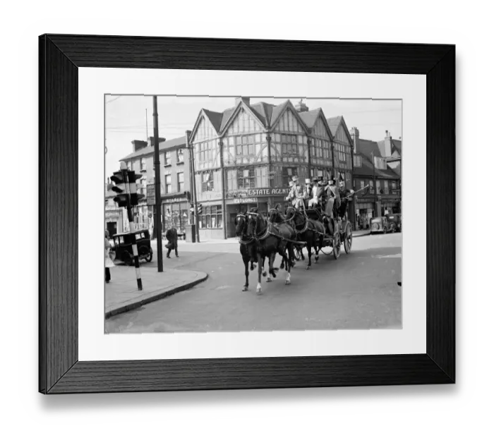 Framed Print : The Dickens centenary coach, leaving Eltham. 1936