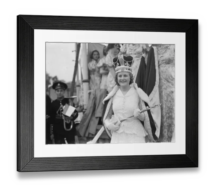 Framed Print : Miss Joan, the Dartford Carnival Queen, following her coronation. 1939 Framed Print : Miss Joan, the Dartford Carnival Queen, following her coronation. 1939