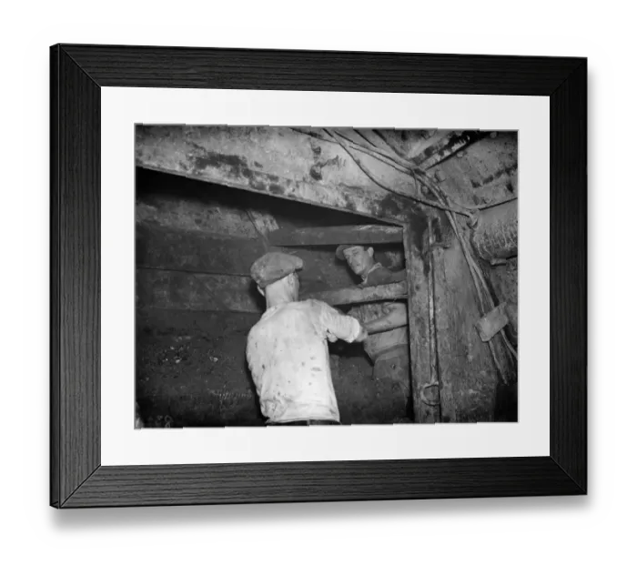 Framed Print : The construction of the Dartford Tunnel. Workmen clay stopping. 1938