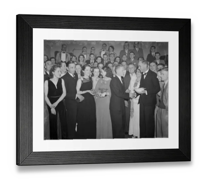 Framed Print : A presentation at the London Transport dance in Eynsford, Kent. 1939
