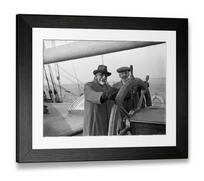 Framed Print : Old salts visit the Cutty Sark in Greenhithe, Kent. Commander J J W Calderon Framed Print : Old salts visit the Cutty Sark in Greenhithe, Kent. Commander J J W Calderon