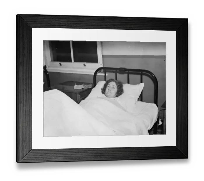 Framed Print : Mrs Hart at Kingsdown. 12 December 1936