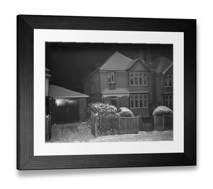 Framed Print : Nr 3 on Birchwood Avenue, Sidcup, Kent, covered in snow. December 1938 Framed Print : Nr 3 on Birchwood Avenue, Sidcup, Kent, covered in snow. December 1938
