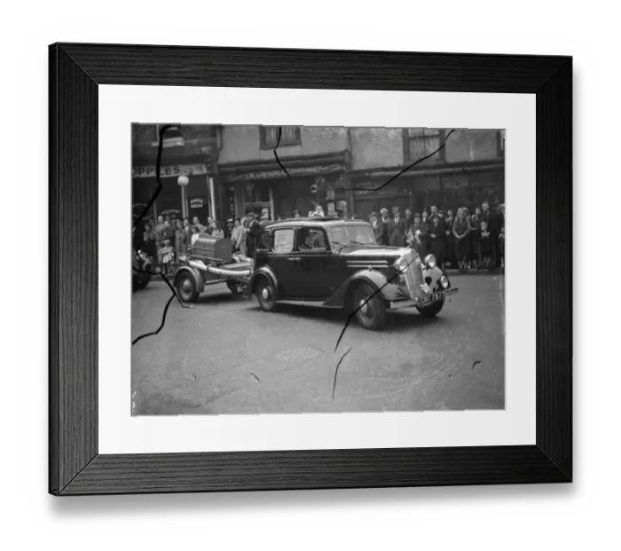 Framed Print : A Vauxhall trailer in the procession at the Dartford Carnival in Kent Framed Print : A Vauxhall trailer in the procession at the Dartford Carnival in Kent