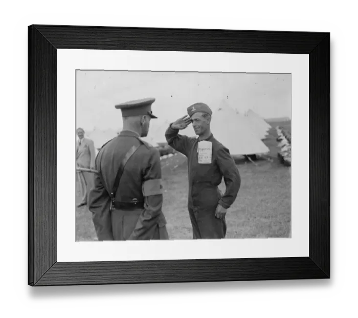 Framed Print : Territorial Army recruits at camp in Lympne, Kent. Uniform equipment inspection Framed Print : Territorial Army recruits at camp in Lympne, Kent. Uniform equipment inspection