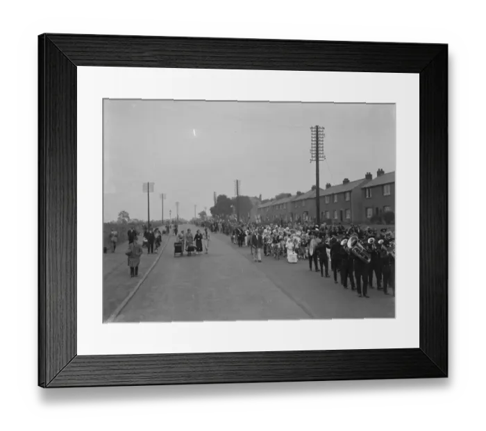 Framed Print : The Coronation Carnival through the street of Stone, Kent, to celebrate the coronation Framed Print : The Coronation Carnival through the street of Stone, Kent, to celebrate the coronation