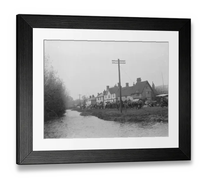 Framed Print : Royal Artillery Draghunt at Eynsford. 1936
