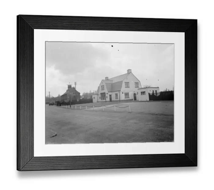 Framed Print : The Papermakers Arms pub in Hawley, Kent. 1939 Framed Print : The Papermakers Arms pub in Hawley, Kent. 1939