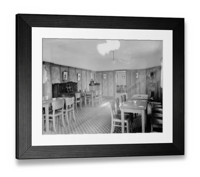 Framed Print : The Papermakers Arms pub in Hawley, Kent. A photo of the interior Framed Print : The Papermakers Arms pub in Hawley, Kent. A photo of the interior