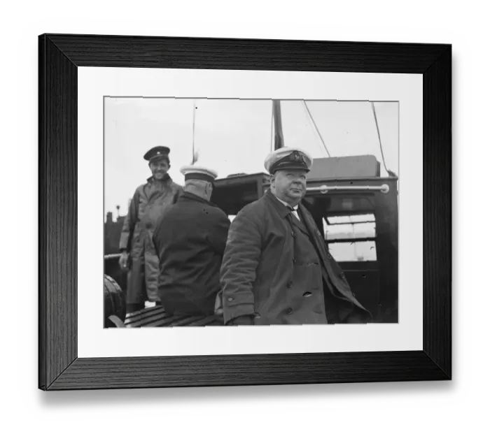 Framed Print : Thames pilots at Gravesend, Kent, who help ships navigate through the congested