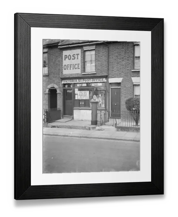 Framed Print : The Post Office at Victoria Street, Gillingham, Kent. 1938 Framed Print : The Post Office at Victoria Street, Gillingham, Kent. 1938
