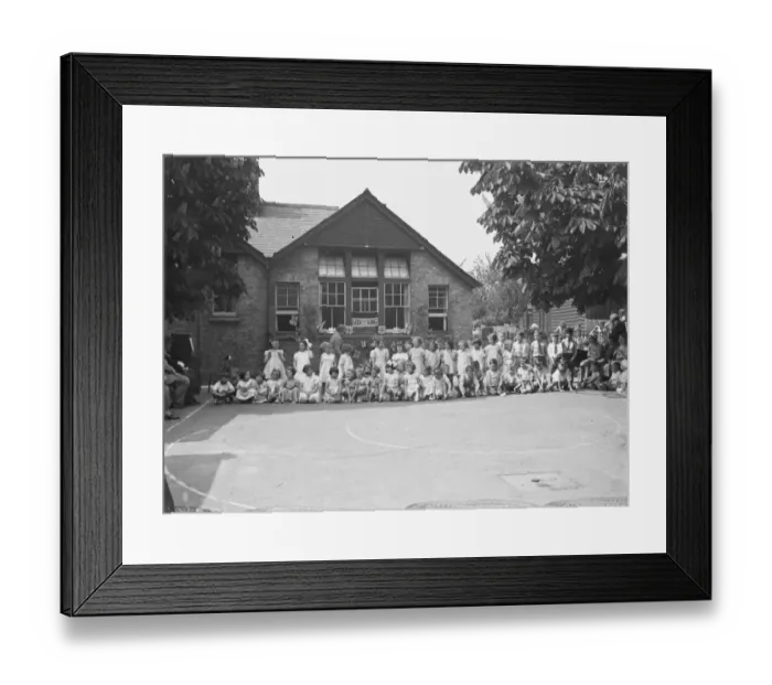 Framed Print : An Empire Day display at Dorset Road School in Mottingham, Kent. 24 May 1939 Framed Print : An Empire Day display at Dorset Road School in Mottingham, Kent. 24 May 1939