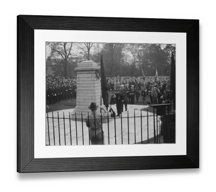 Framed Print : Armistice memorial service in Sidcup, Kent. Councillor Galbraith laying wreaths Framed Print : Armistice memorial service in Sidcup, Kent. Councillor Galbraith laying wreaths
