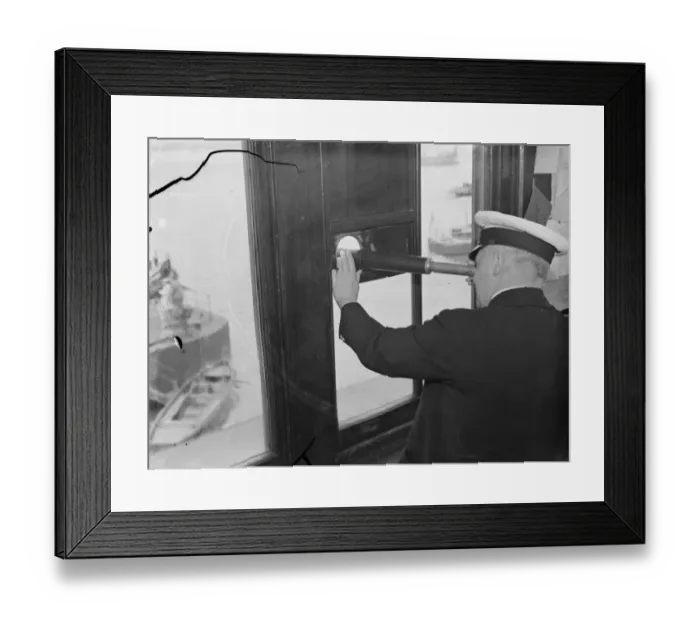 Framed Print : Thames pilots at Gravesend, Kent, who help ships navigate through the congested Framed Print : Thames pilots at Gravesend, Kent, who help ships navigate through the congested