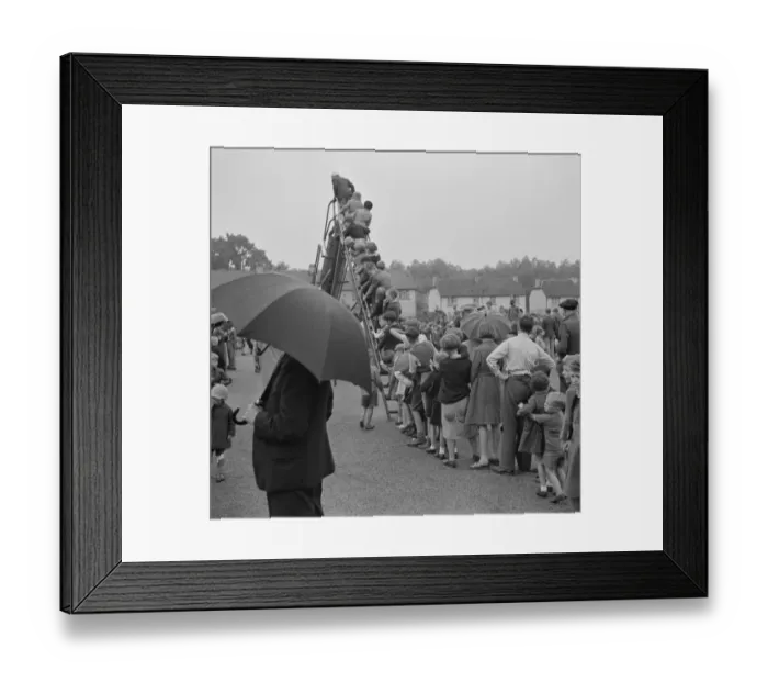 Framed Print : Children cueing up for the slide at the childrens playground in Crayford, Kent Framed Print : Children cueing up for the slide at the childrens playground in Crayford, Kent