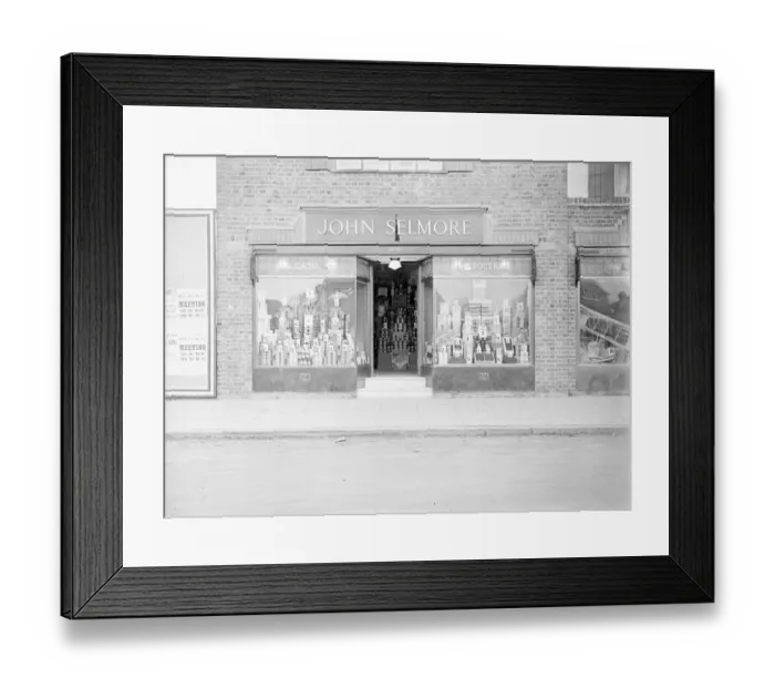 Framed Print : John Selmore in Penhill, Kent 1933 Framed Print : John Selmore in Penhill, Kent 1933