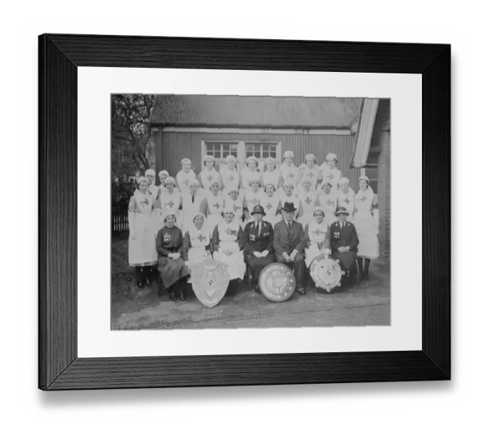 Framed Print : Presentations at the Kent branch of the Red Cross VAD ( voluntary aid detachment Framed Print : Presentations at the Kent branch of the Red Cross VAD ( voluntary aid detachment