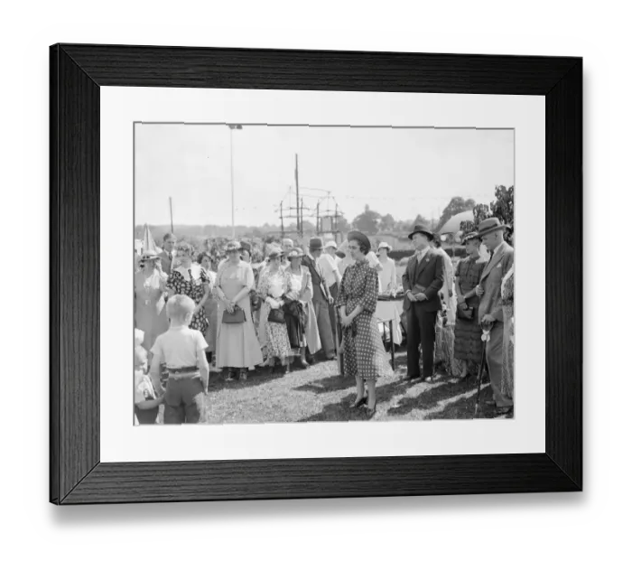 Framed Print : Mr Alfred Bossom MP, with his wife at the opening of the Kingsdown fete. 1937