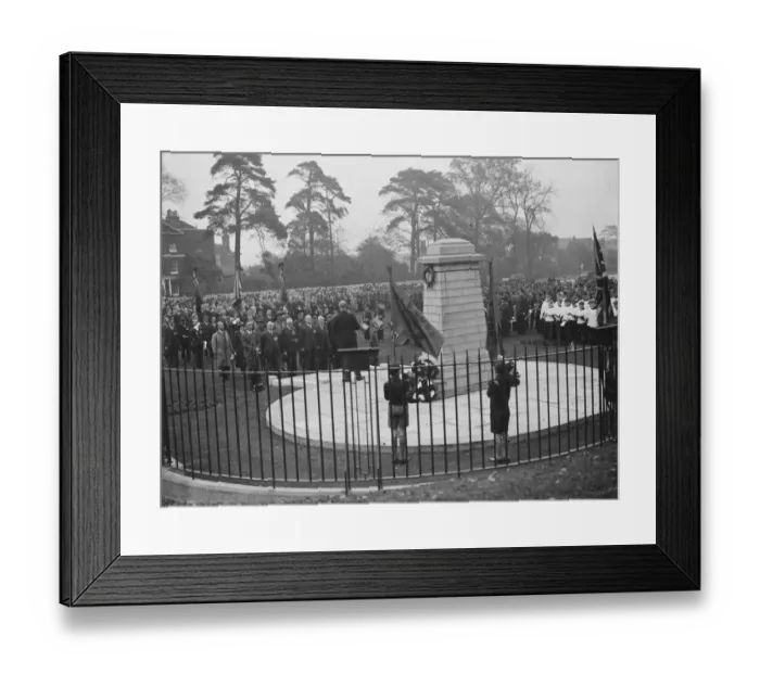 Framed Print : Armistice memorial service in Sidcup, Kent. 6 November 1938 Framed Print : Armistice memorial service in Sidcup, Kent. 6 November 1938