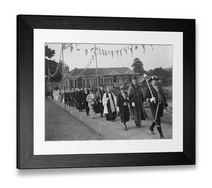 Framed Print : The Dartford Carnival Queen and her attendees at the her coronation. 1937 Framed Print : The Dartford Carnival Queen and her attendees at the her coronation. 1937