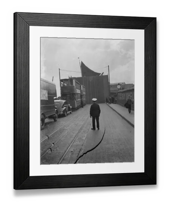 Framed Print : Creek bridge in Deptford, Kent. 1939 Framed Print : Creek bridge in Deptford, Kent. 1939